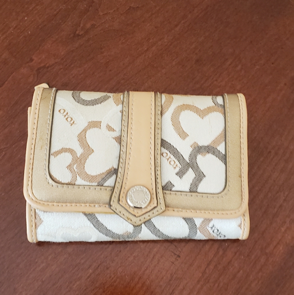 XOXO Wallet in very good condition